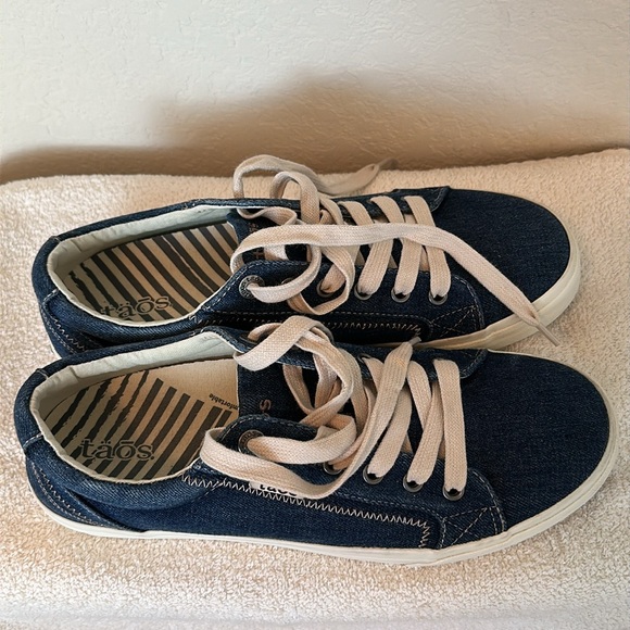 Taos men’s Denim Blue Sneakers Size 10 - Picture 4 of 10